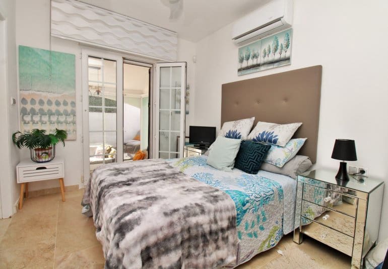 3 bedroom Villa for sale in Villamartin with pool - € 424,900 (Ref: 9961725)
