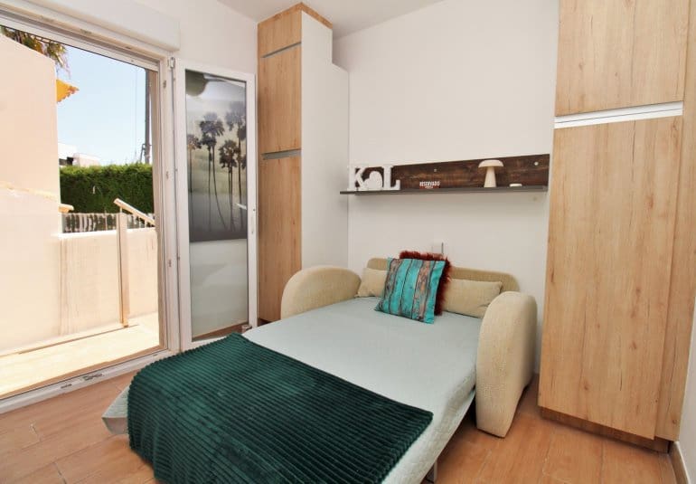 3 bedroom Villa for sale in Villamartin with pool - € 424,900 (Ref: 9961725)