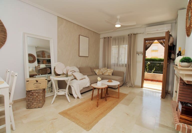 3 bedroom Townhouse for sale in Villamartin with pool - € 269,500 (Ref: 9961726)