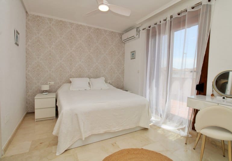 3 bedroom Townhouse for sale in Villamartin with pool - € 269,500 (Ref: 9961726)
