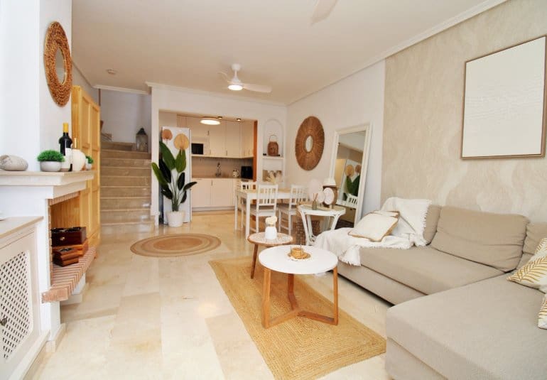 3 bedroom Townhouse for sale in Villamartin with pool - € 269,500 (Ref: 9961726)