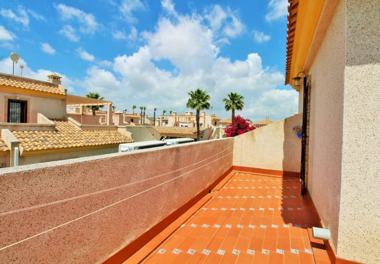 3 bedroom Townhouse for sale in Villamartin with pool - € 269,500 (Ref: 9961726)