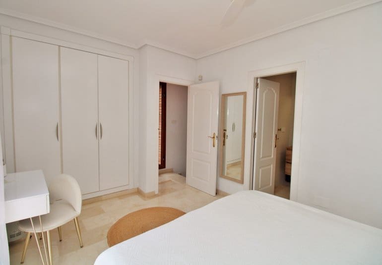 3 bedroom Townhouse for sale in Villamartin with pool - € 269,500 (Ref: 9961726)
