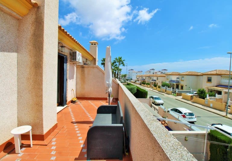3 bedroom Townhouse for sale in Villamartin with pool - € 269,500 (Ref: 9961726)