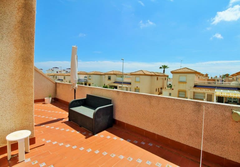 3 bedroom Townhouse for sale in Villamartin with pool - € 269,500 (Ref: 9961726)