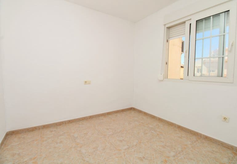2 sypialnia Dom na sprzedaż w Playa Flamenca z basenem - 215 000 € (Ref: 9961727)