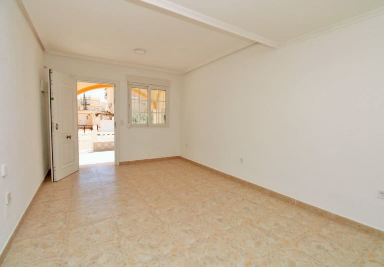 2 sypialnia Dom na sprzedaż w Playa Flamenca z basenem - 215 000 € (Ref: 9961727)