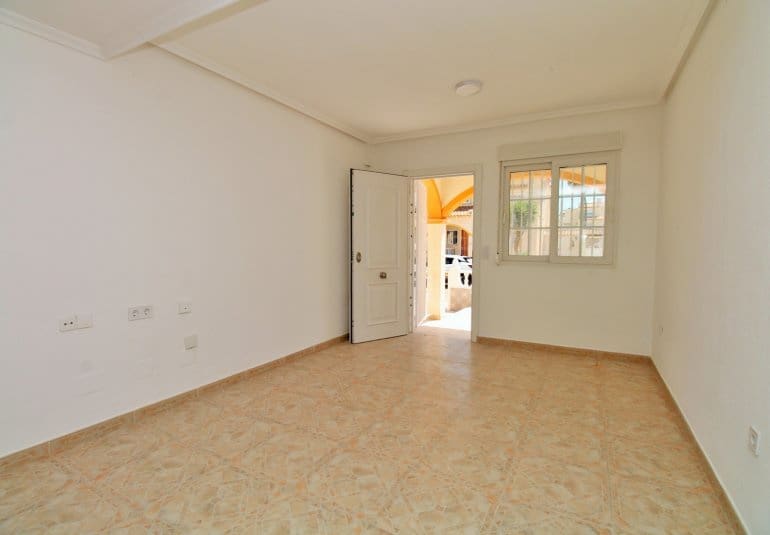 2 sypialnia Dom na sprzedaż w Playa Flamenca z basenem - 215 000 € (Ref: 9961727)