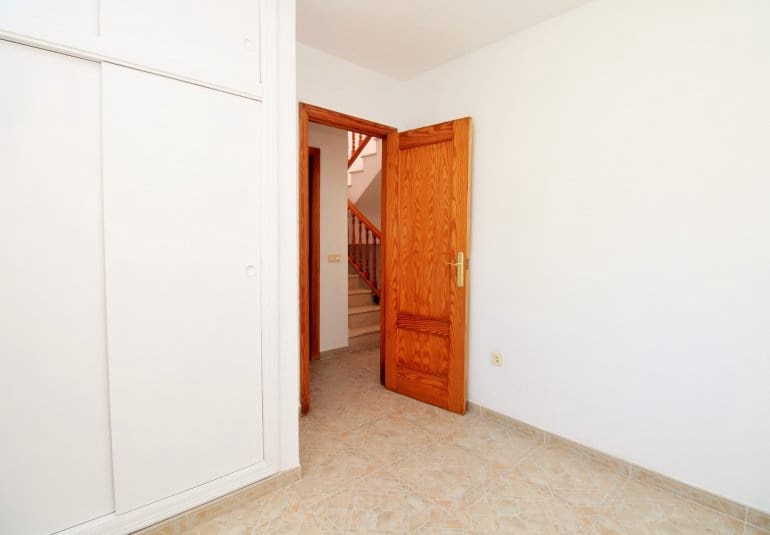 2 sypialnia Dom na sprzedaż w Playa Flamenca z basenem - 215 000 € (Ref: 9961727)