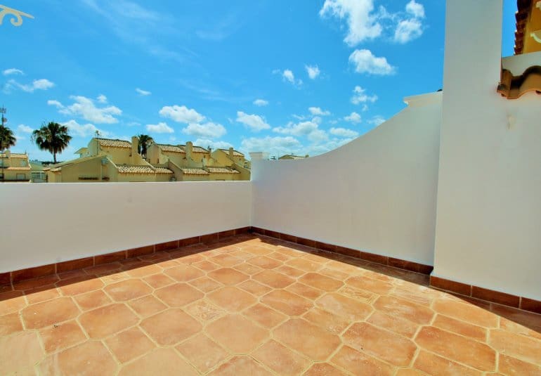 2 sypialnia Dom na sprzedaż w Playa Flamenca z basenem - 215 000 € (Ref: 9961727)
