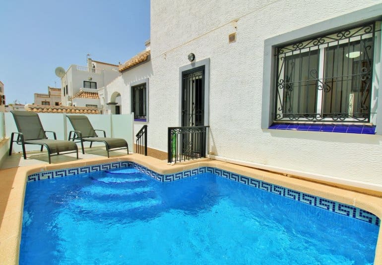 3 bedroom Townhouse for sale in Los Altos with pool - € 269,000 (Ref: 9961728)