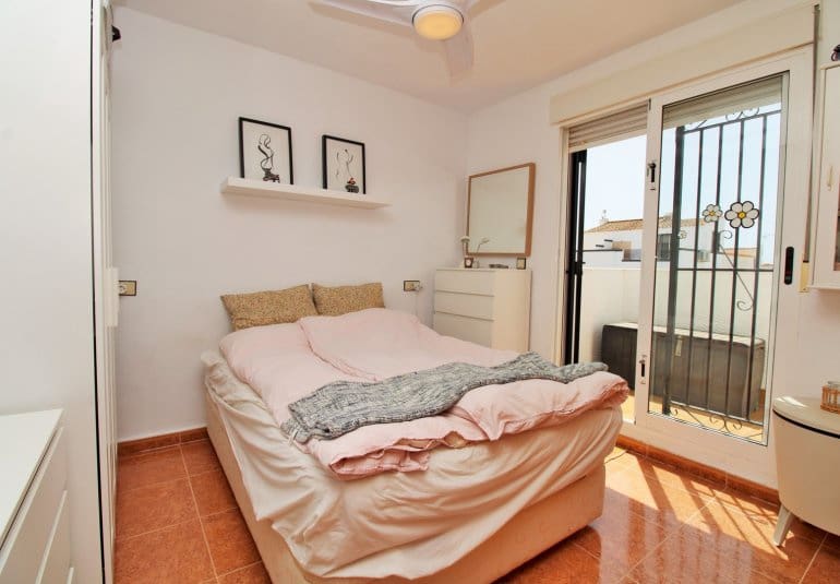 3 bedroom Townhouse for sale in Los Altos with pool - € 269,000 (Ref: 9961728)