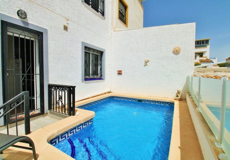 3 bedroom Townhouse for sale in Los Altos with pool - € 269,000 (Ref: 9961728)
