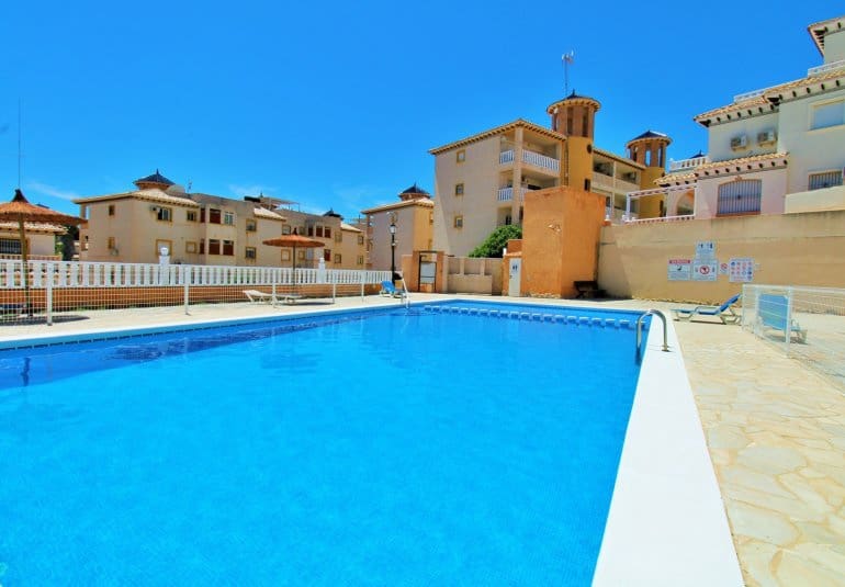 2 soverom Hus til salgs i Cabo Roig med svømmebasseng - € 219 900 (Ref: 9961729)