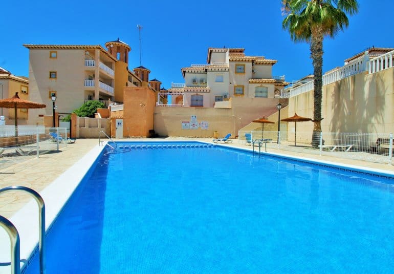 2 soverom Hus til salgs i Cabo Roig med svømmebasseng - € 219 900 (Ref: 9961729)