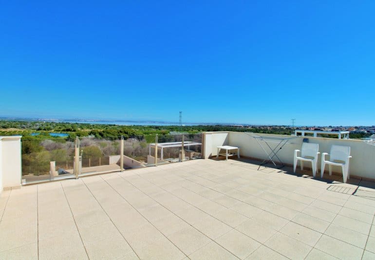 3 bedroom Villa for sale in Villamartin with pool - € 469,000 (Ref: 9961730)