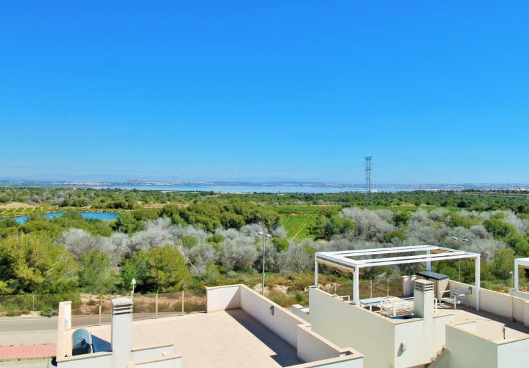 3 bedroom Villa for sale in Villamartin with pool - € 469,000 (Ref: 9961730)