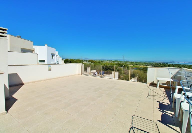 3 bedroom Villa for sale in Villamartin with pool - € 469,000 (Ref: 9961730)