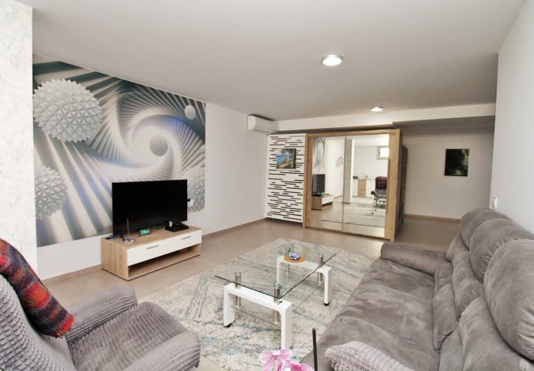 3 bedroom Villa for sale in Villamartin with pool - € 469,000 (Ref: 9961730)