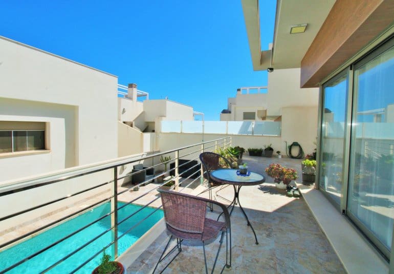 3 bedroom Villa for sale in Villamartin with pool - € 469,000 (Ref: 9961730)