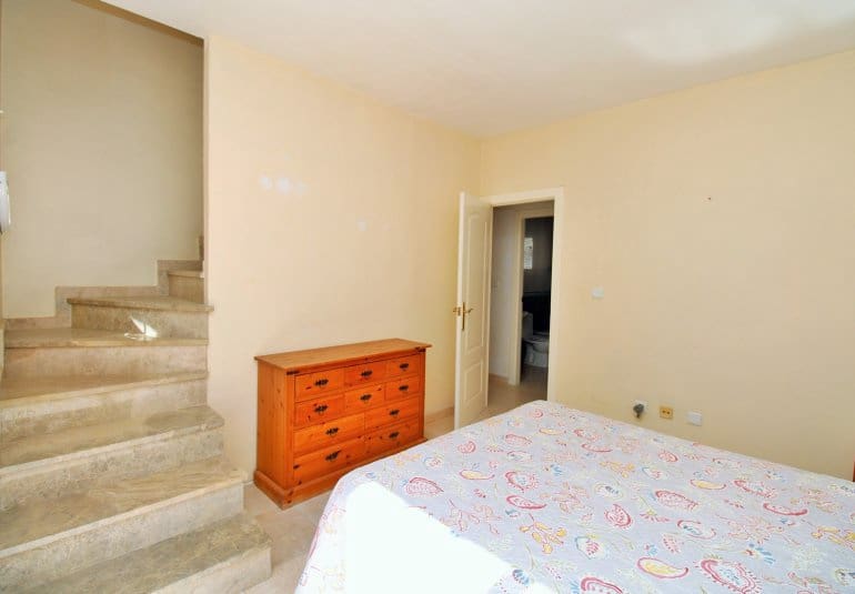 Casa de 2 habitaciones en Villamartin en venta con piscina - 162.995 € (Ref: 9961733)