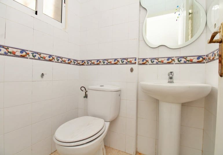 Casa de 2 habitaciones en Villamartin en venta con piscina - 162.995 € (Ref: 9961733)