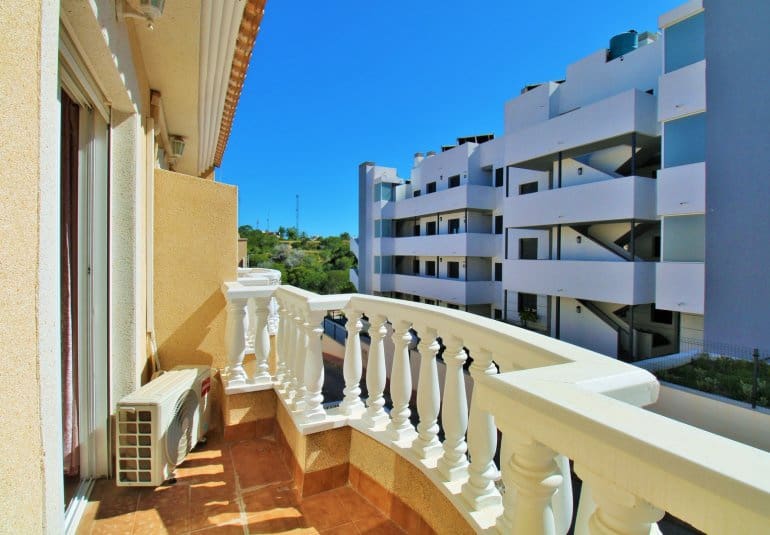 Casa de 2 habitaciones en Villamartin en venta con piscina - 162.995 € (Ref: 9961733)