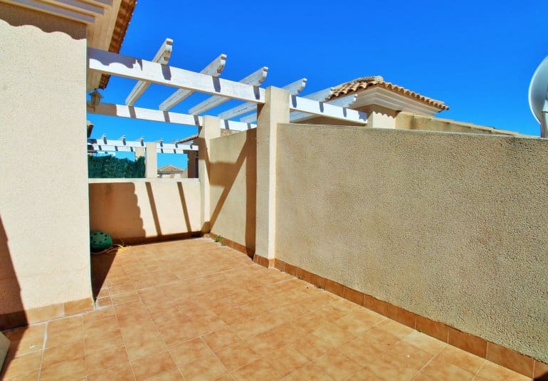 Casa de 2 habitaciones en Villamartin en venta con piscina - 162.995 € (Ref: 9961733)