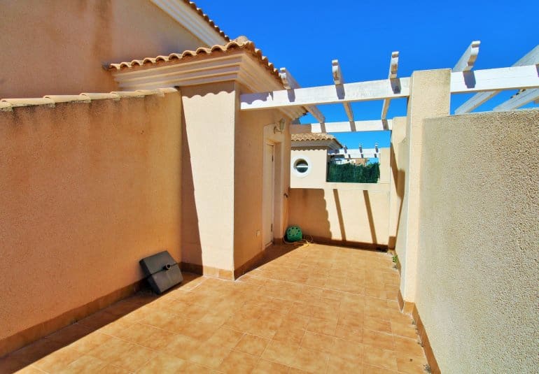 Casa de 2 habitaciones en Villamartin en venta con piscina - 162.995 € (Ref: 9961733)