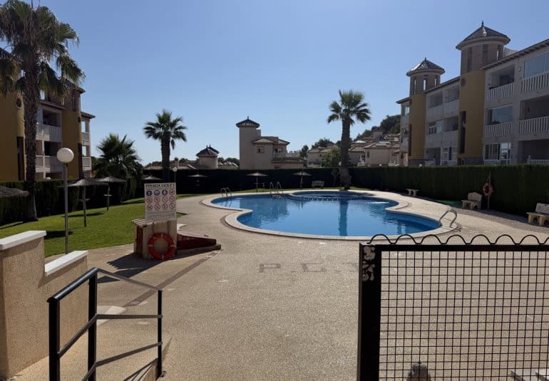 2 sypialnia Apartament na sprzedaż w Villamartin z basenem - 149 995 € (Ref: 9961736)