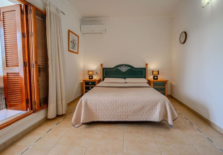 4 bedroom Villa for sale in Cabo Roig with pool - € 2,500,000 (Ref: 9961737)