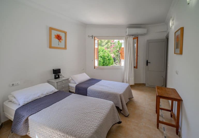 4 bedroom Villa for sale in Cabo Roig with pool - € 2,500,000 (Ref: 9961737)