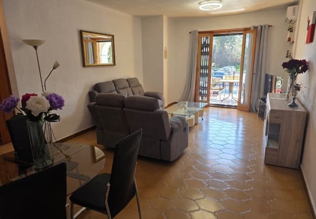 2 slaapkamer Appartement te koop in Villamartin, Orihuela met zwembad - € 164.900 (Ref: 9961738)