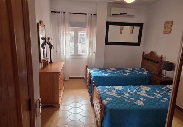 2 slaapkamer Appartement te koop in Villamartin, Orihuela met zwembad - € 164.900 (Ref: 9961738)