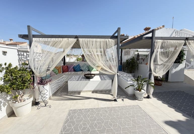 3 Zimmer Villa zu verkaufen in San Miguel de Salinas mit Pool - 350.000 € (Ref: 9961739)
