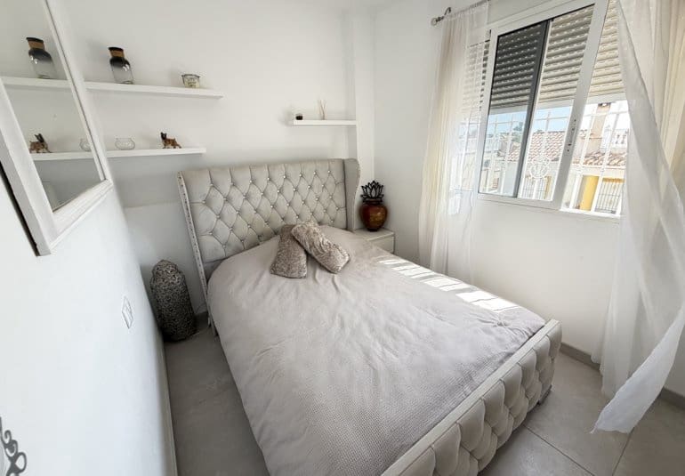 3 Zimmer Villa zu verkaufen in San Miguel de Salinas mit Pool - 350.000 € (Ref: 9961739)