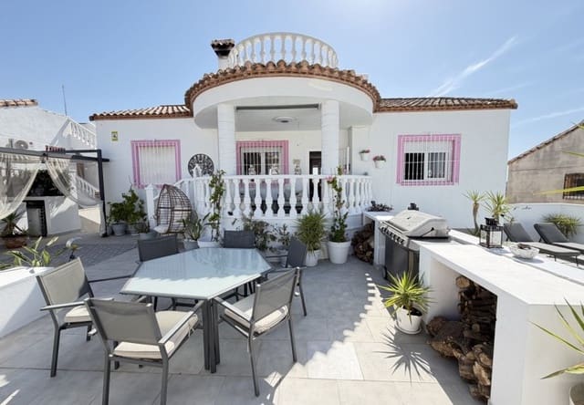3 Zimmer Villa zu verkaufen in San Miguel de Salinas mit Pool - 350.000 € (Ref: 9961739)