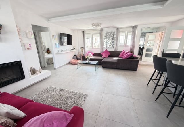 3 Zimmer Villa zu verkaufen in San Miguel de Salinas mit Pool - 350.000 € (Ref: 9961739)