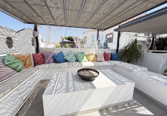 3 Zimmer Villa zu verkaufen in San Miguel de Salinas mit Pool - 350.000 € (Ref: 9961739)