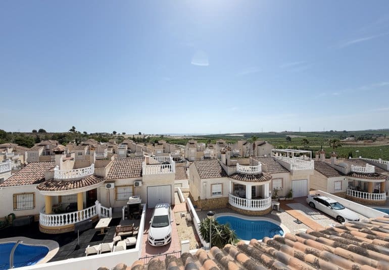 3 Zimmer Villa zu verkaufen in San Miguel de Salinas mit Pool - 350.000 € (Ref: 9961739)