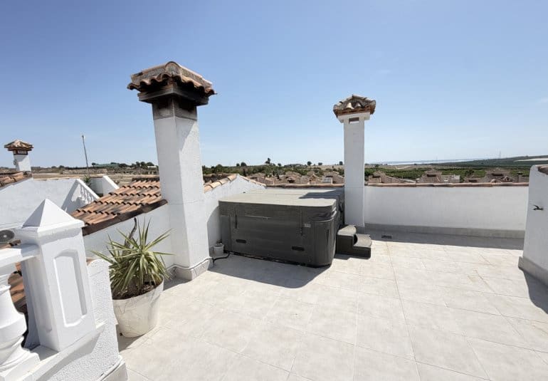 3 Zimmer Villa zu verkaufen in San Miguel de Salinas mit Pool - 350.000 € (Ref: 9961739)