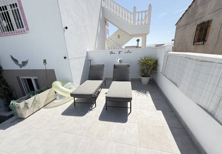 3 Zimmer Villa zu verkaufen in San Miguel de Salinas mit Pool - 350.000 € (Ref: 9961739)