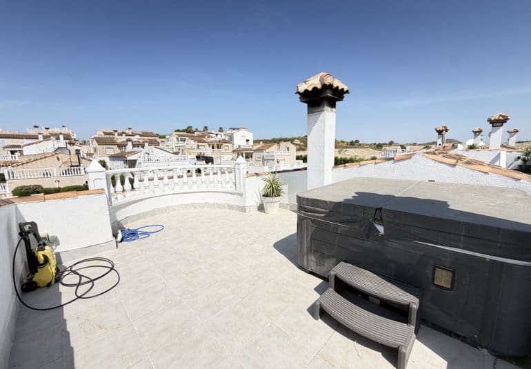 3 Zimmer Villa zu verkaufen in San Miguel de Salinas mit Pool - 350.000 € (Ref: 9961739)