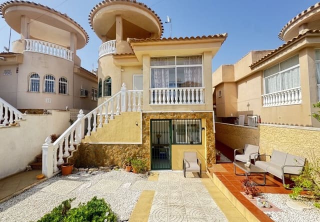 Chalet de 4 habitaciones en Villamartin, Orihuela en venta - 299.000 € (Ref: 9961740)