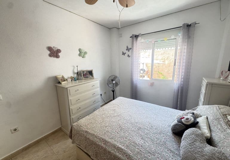 4 bedroom Villa for sale in Villamartin - € 299,000 (Ref: 9961740)