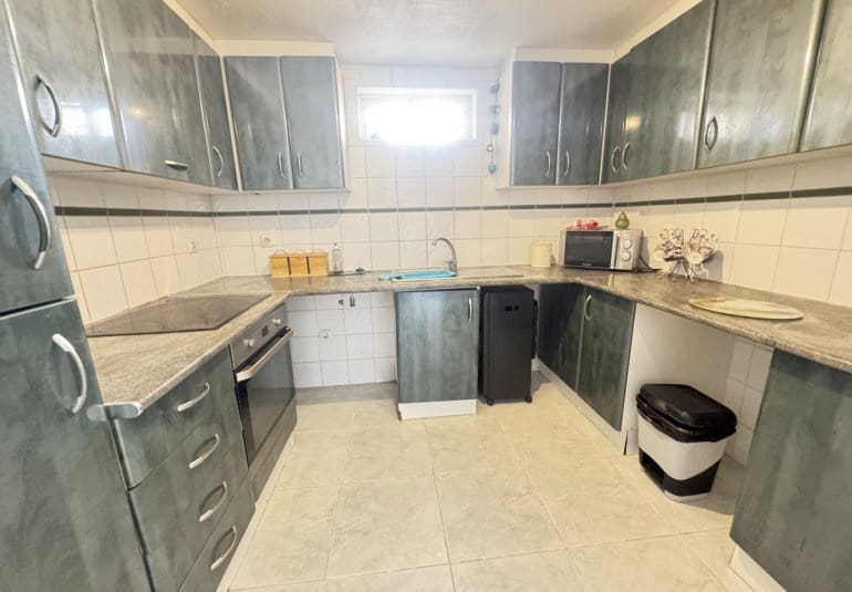4 bedroom Villa for sale in Villamartin - € 299,000 (Ref: 9961740)