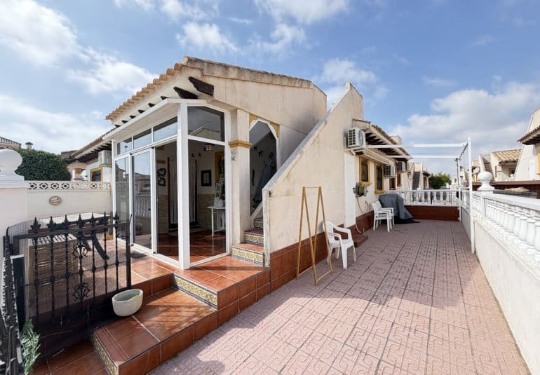 2 bedroom Townhouse for sale in La Zenia with pool - € 225,000 (Ref: 9961741)