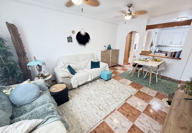 Casa de 2 habitaciones en La Zenia, Orihuela en venta con piscina - 225.000 € (Ref: 9961741)