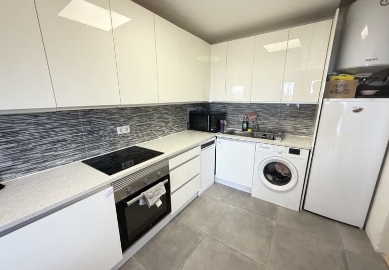 3 bedroom Villa for sale in Villamartin with pool - € 222,000 (Ref: 9961743)