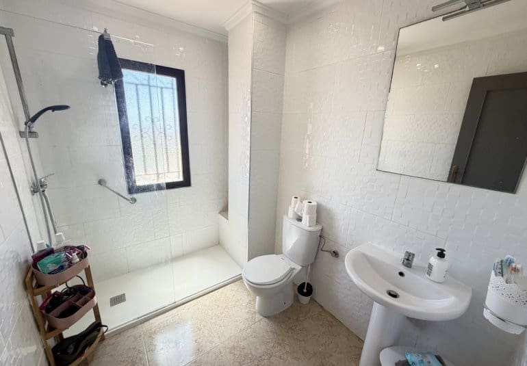 3 bedroom Villa for sale in Villamartin with pool - € 222,000 (Ref: 9961743)